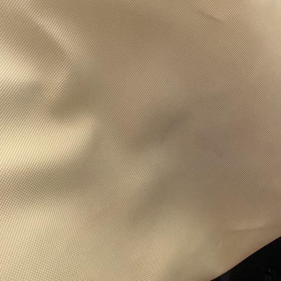 Neon green Lacoste bag - Picture 2 of 3